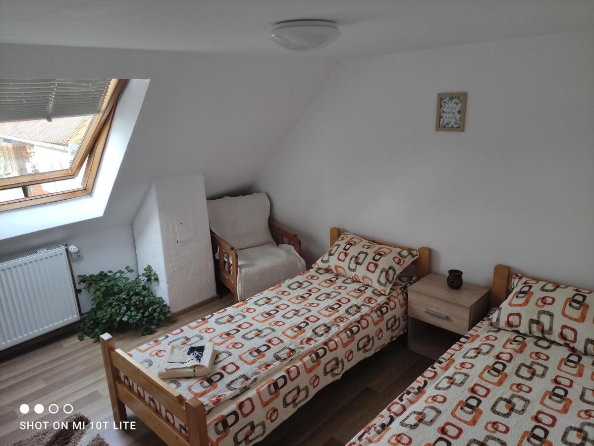 Rita Vendeghaz Apartment Ciumani ภายนอก รูปภาพ