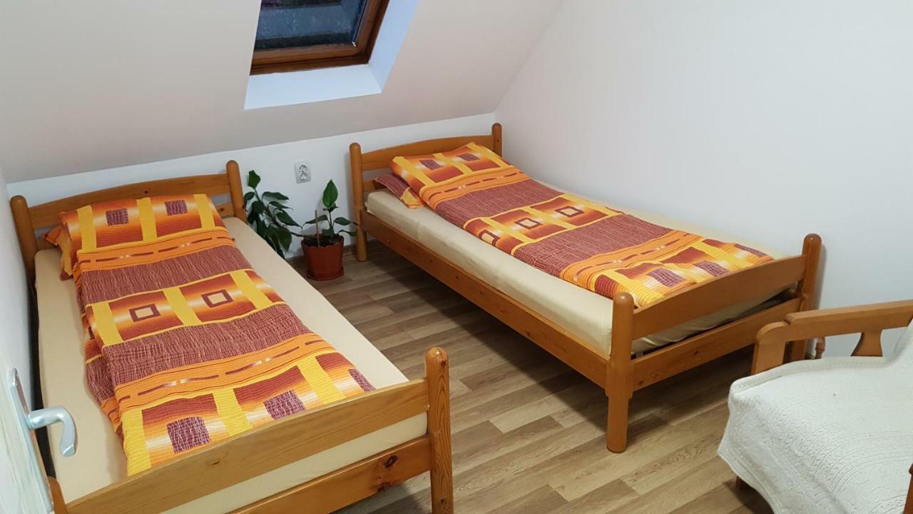 Rita Vendeghaz Apartment Ciumani ภายนอก รูปภาพ