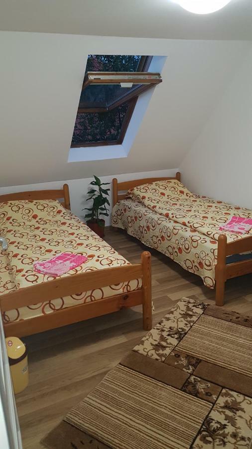Rita Vendeghaz Apartment Ciumani ภายนอก รูปภาพ