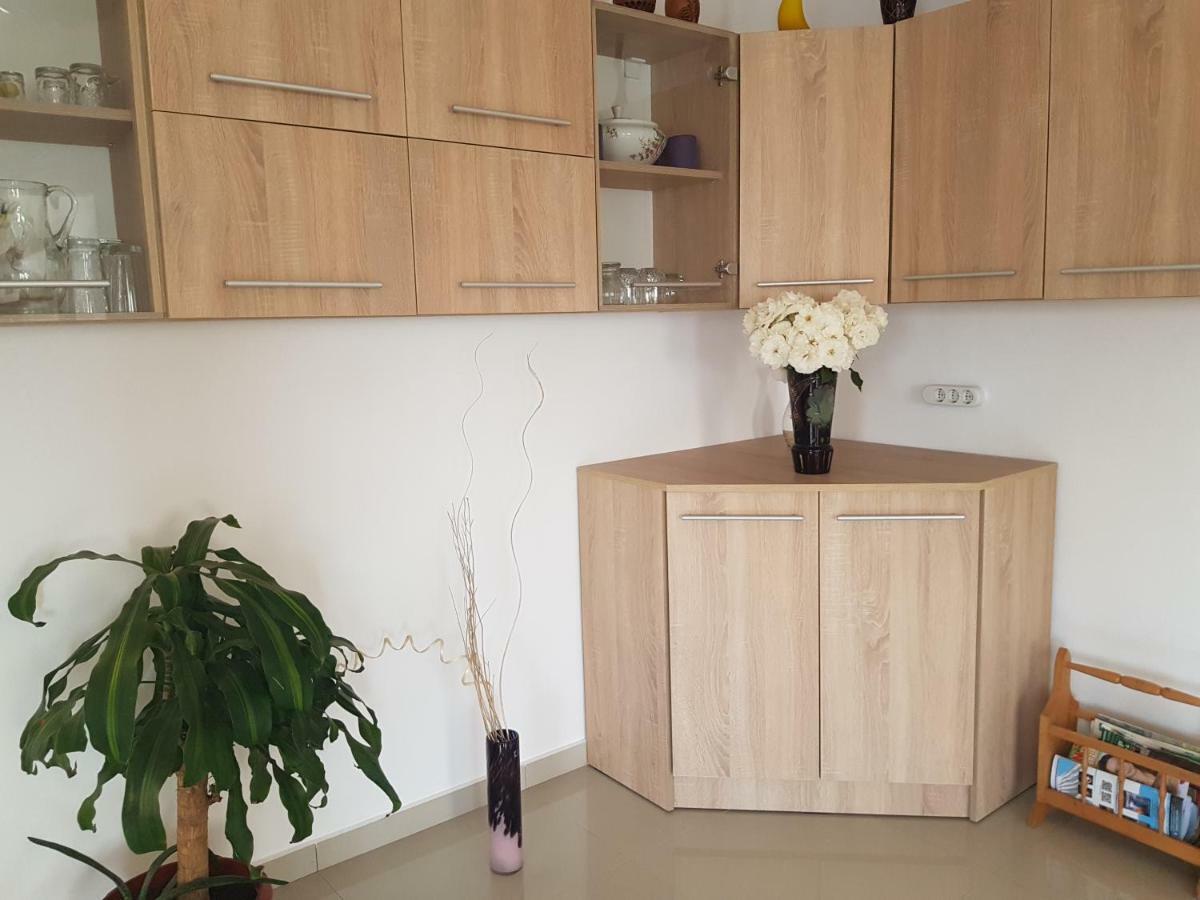 Rita Vendeghaz Apartment Ciumani ภายนอก รูปภาพ