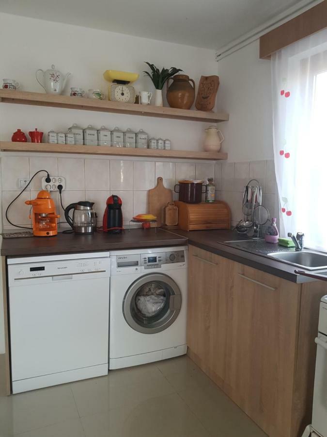 Rita Vendeghaz Apartment Ciumani ภายนอก รูปภาพ